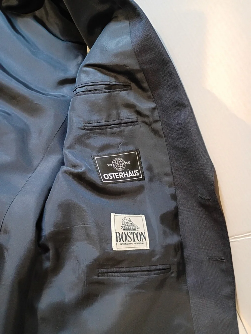 Men’s Boston Blazer 44R Black Classic 2 Button Suit Jacket